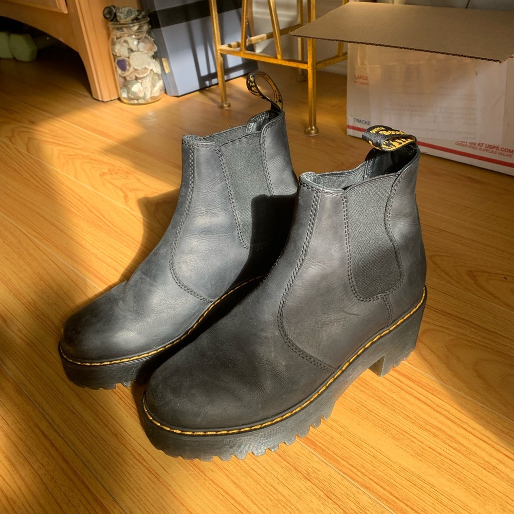 Platform doc martens size 38 - gently used